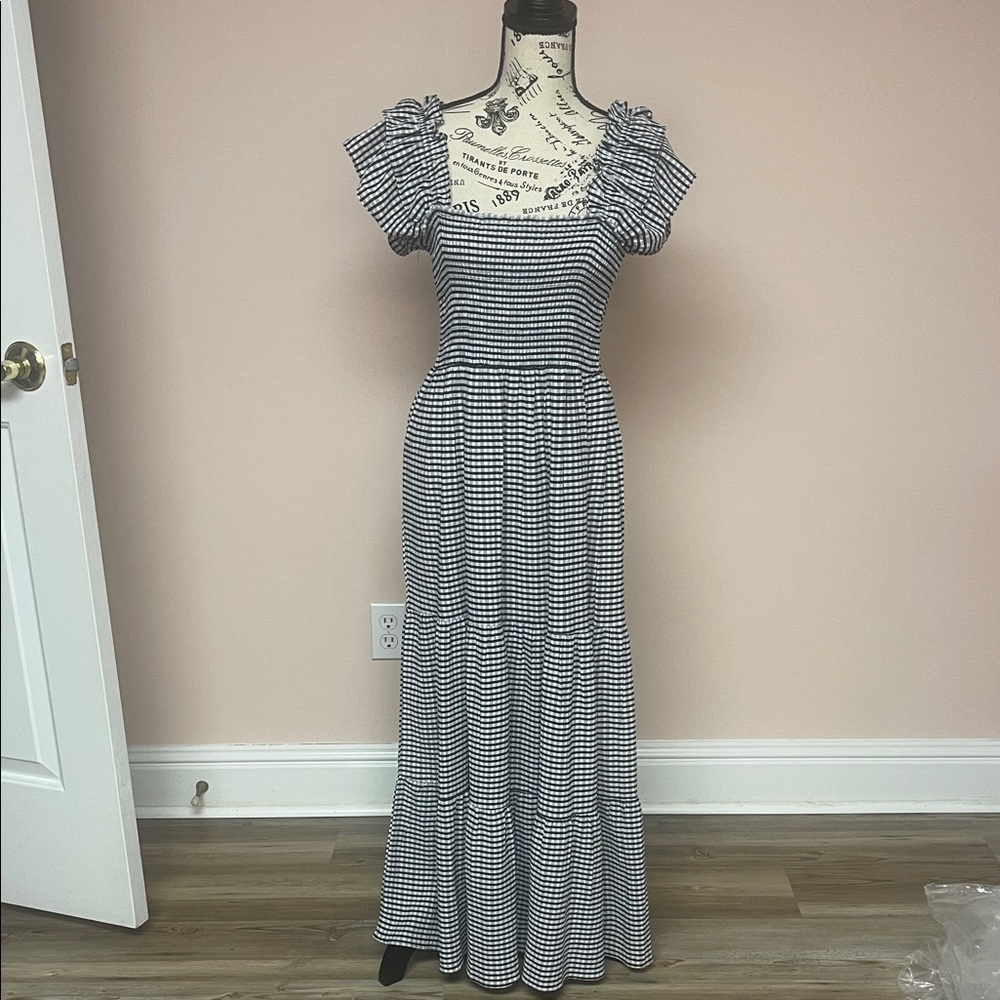 Promesa Black and White Checkered Maxi Dress